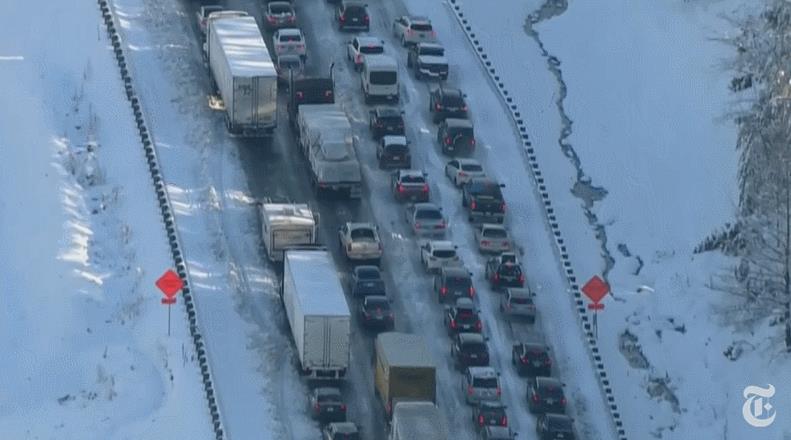 暴雪掐断美东海岸大动脉,参议员上班2小时车程开了27小时